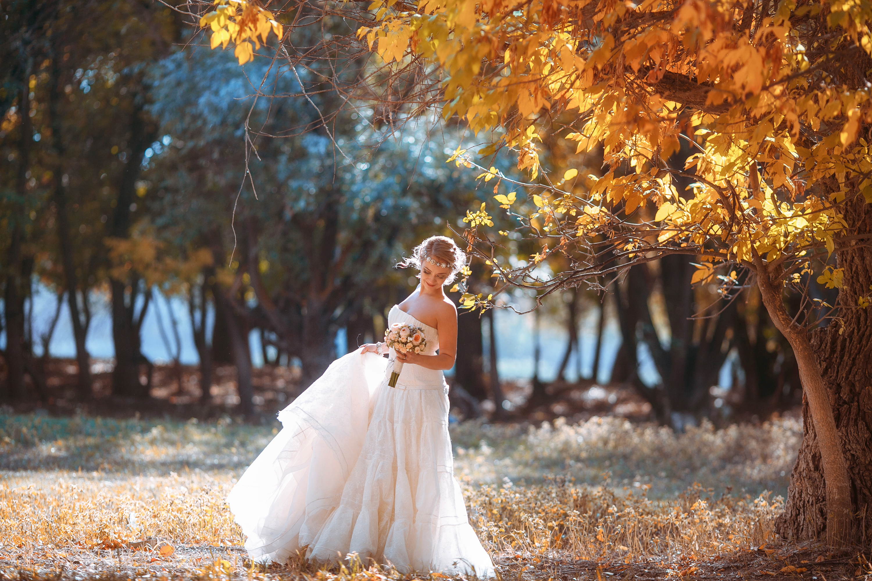 Современная Свадебная фотосессия осенью
