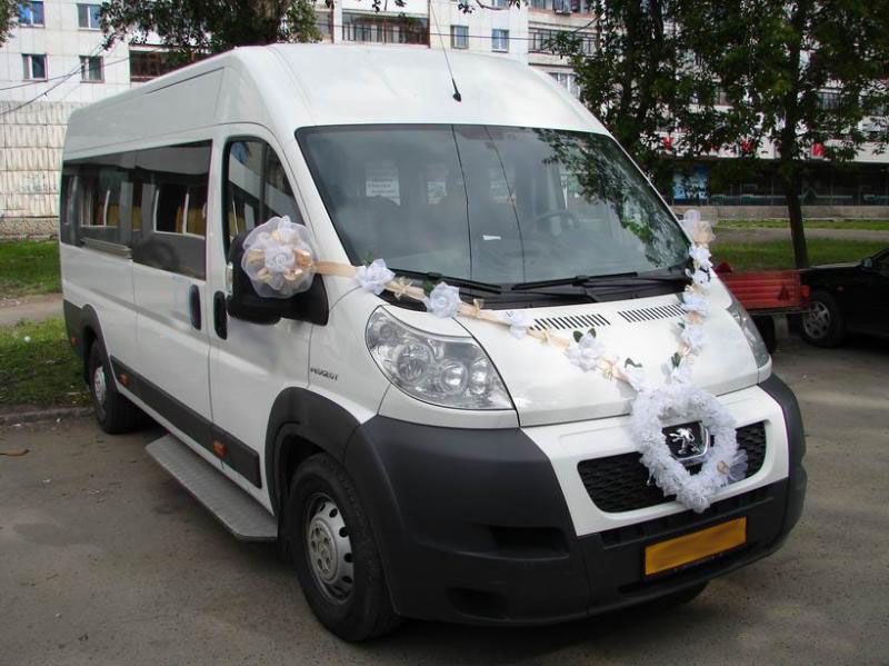 Пассажирский микроавтобус Peugeot-Boxer 17 мест белого цвета. 900 руб/час. тел.232-230 - фото 566487 Невеста01