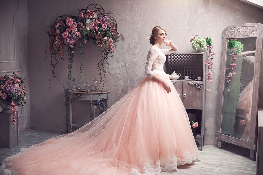 Розовое платье в пол