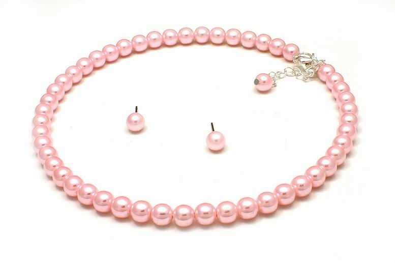 Ожерелье и серьги-гвоздики из розового жемчуга на шею в классическом стиле - фото 751921 Свадебный интернет-магазин Moscow-Wedding