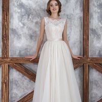 Свадебное платье "Будапешт"

 Фасон: а-силуэт
 Материал: кружево, евросетка
 Шлейф: нет (возможен дополнительно)
 Особенности: шнуровка
 Цвет: персиковый, айвори, белый, капуччино, пудра
 Цена - 8400