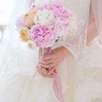 Розовый букет невесты из пионов