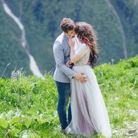 Свадьба Миши и Оли. Домбай, июнь 2016. 
Организация: BOCHAROFF WEDDING - 
Фото: Роман Юкляевский
Образ невесты: Юлия Яковлева 
Платье: бутик PERSONA