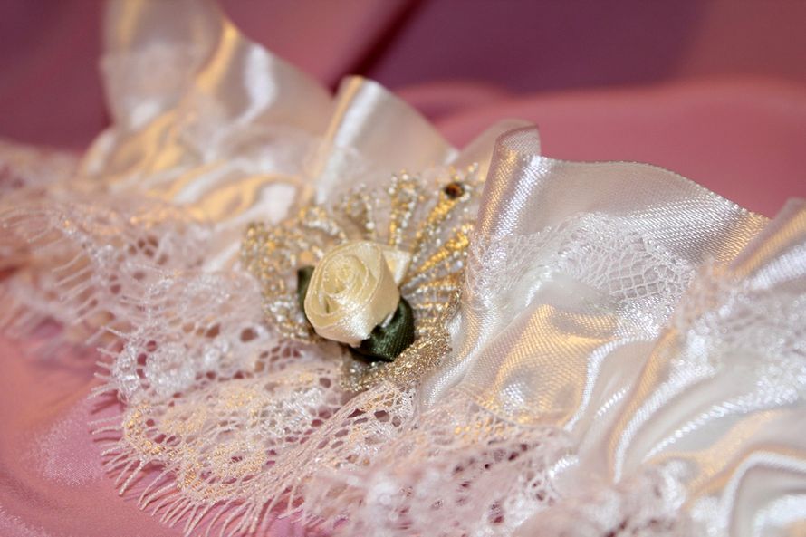 свадебные аксессуары подвязка неве - фото 1451629 Арт-шоу "Алмикс" - агентство праздников