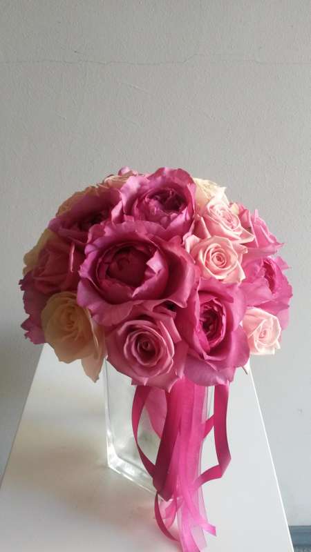 Нежнейший букет невесты из пионовидной розы - фото 12600538 Цветочный салон "Времена года"