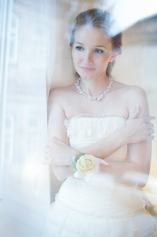 Шелковая роза - браслет на руку невесты. - фото 1494957 Exalt - нижнее бельё и будуарные платья