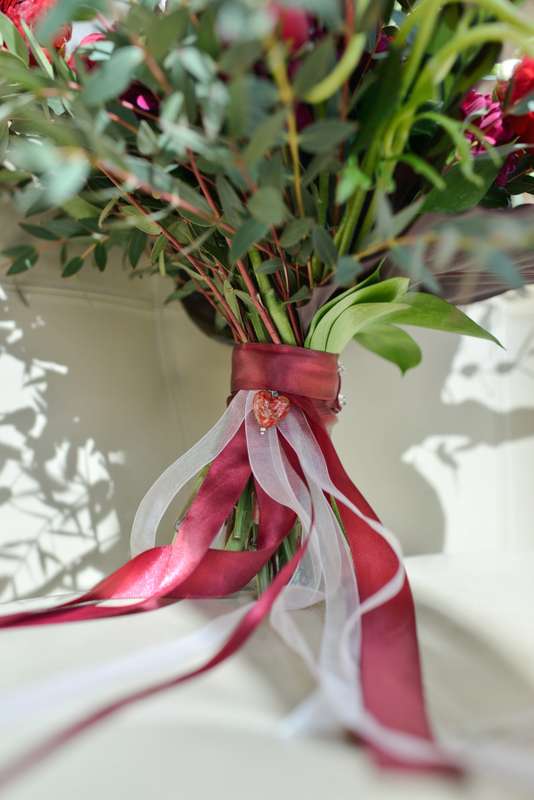 букет невесты красный бордовый малиновый - фото 5118471 Студия флористики и декора "Глориоза"