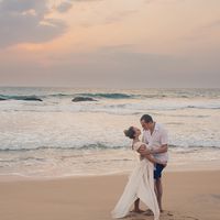 Свадебная фотосессия на берегу океана на острове Шри-Ланка