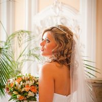 Очаровательная невеста Светлана
Свадебный букет из белых альстромерий и роз двух сортов: персиковых роз, белых роз