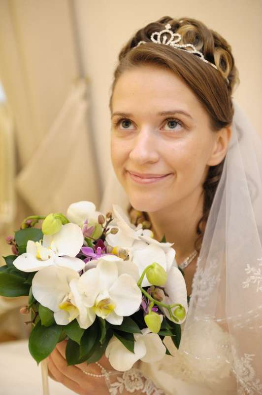 Очаровательная невеста Верочка с нежным свадебным букетом из орхидей - фото 1659731 Флорист Верещагина Ирина