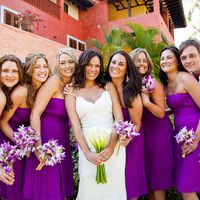 Свадьба в бело-фиолетовом,букеты подружек с орхидеями,подружки невесты в фиолетовом