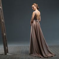 Deya
Это платье для тех, кто ищет вдохновение в цвете! Шикарное атласное платье с роскошным вырезом на спине и утонченным кружевным декором создано для тех, кто ценит нетривиальные сочетания!
Ткани и материалы: атлас, кружево
Цвет платья: молочный, шок