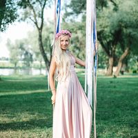 Подружка невесты в нежно-розовом 