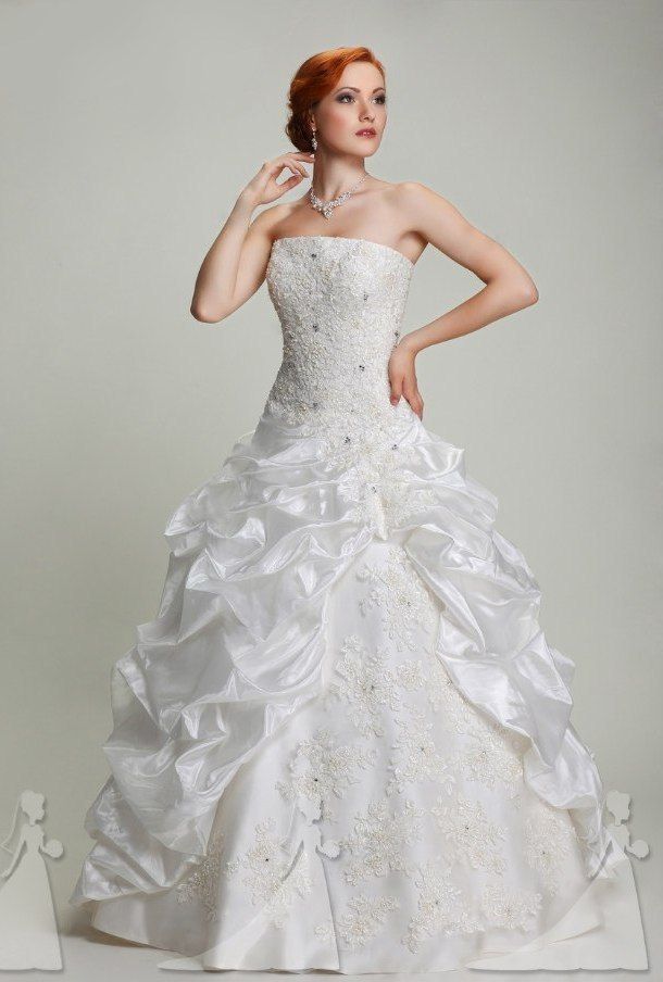 Платье свадебное челябинск пышное. Свадебные платья киров. Свадебные платья киров. Свадебные платья на кировском рынке. Свадебное платье с открытыми плечами.