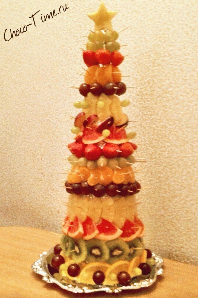 Fruit towers. Башня из фруктов. Башенки из фруктов. Фруктовая башня из фруктов. Детский стол пирамидки из фруктов.