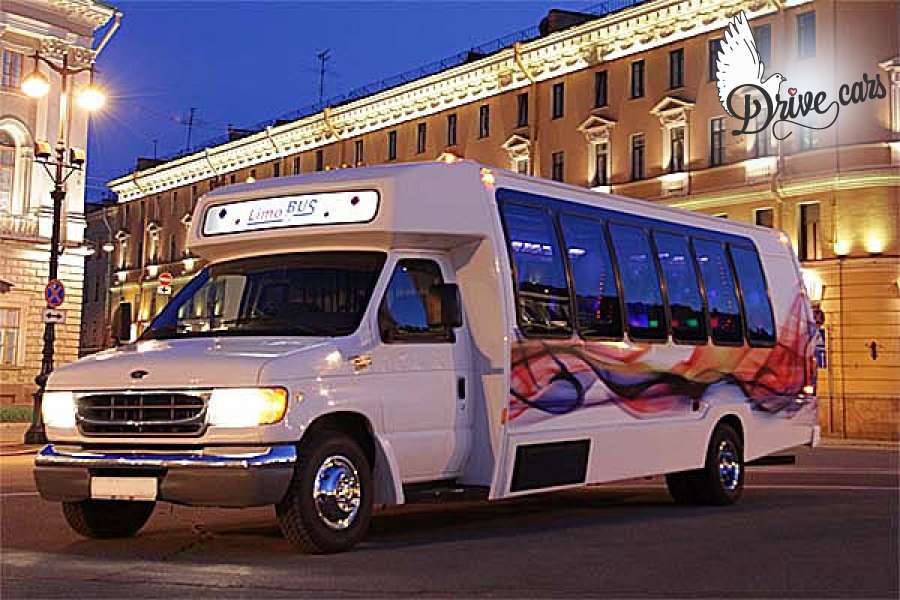 Автобус клуб пермь. Патибас в Москве. Праздничный автобус. Автобус для вечеринки. Пати бас в Санкт-Петербурге.