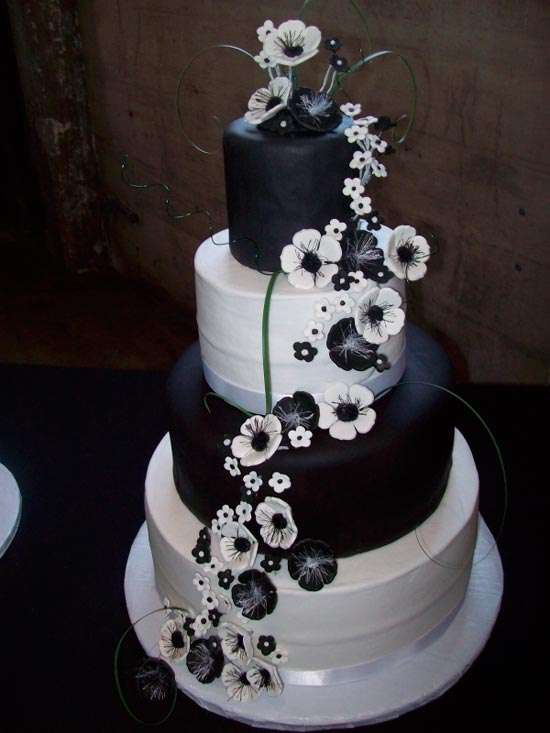 Черно-белый торт с анемонами - фото 2098106 Фенька