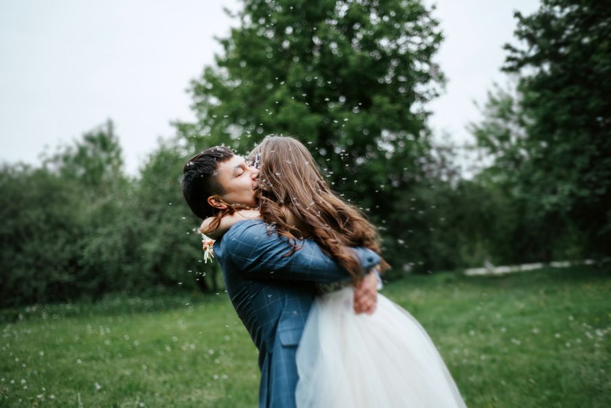свадьба в шатре цветущие деревья Коломенское белые пионы классическая - фото 16994760 Just Mood - свадебное агентство