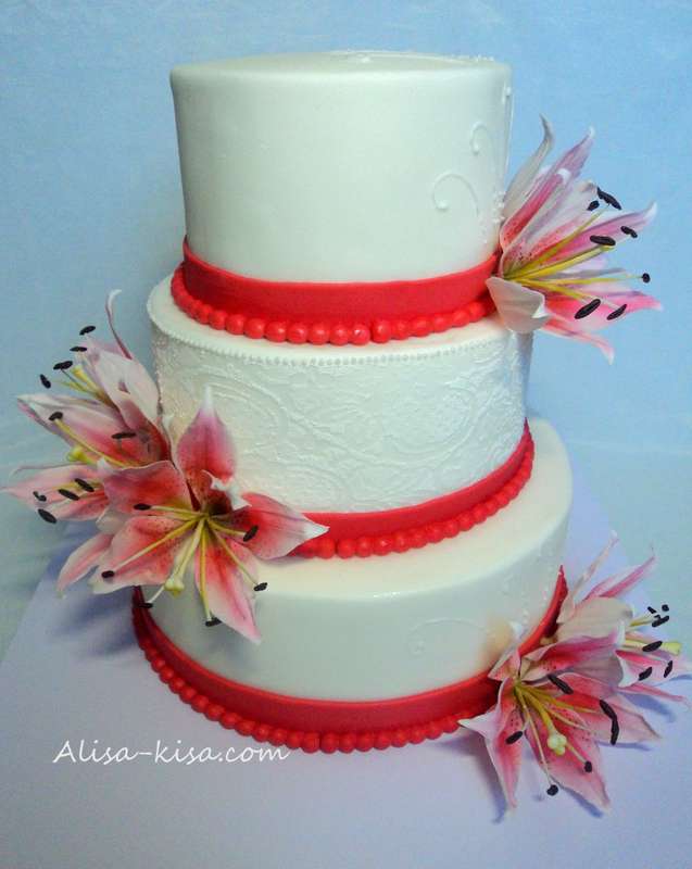 свадебный торт с лилиями - фото 2739393 Alisa-Kisa создание тортов