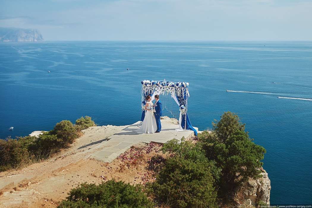 Выездная свадебная регистрация с видом на море. Мыс Фиолент. - фото 18765032 Фотограф Сергей Юшков