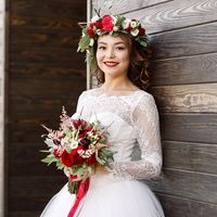 Невеста Кристина
Фотограф: Шамиль Умитбаев
Визажист-стилист: Марина Усова
Букет и венок: Wedding Set
