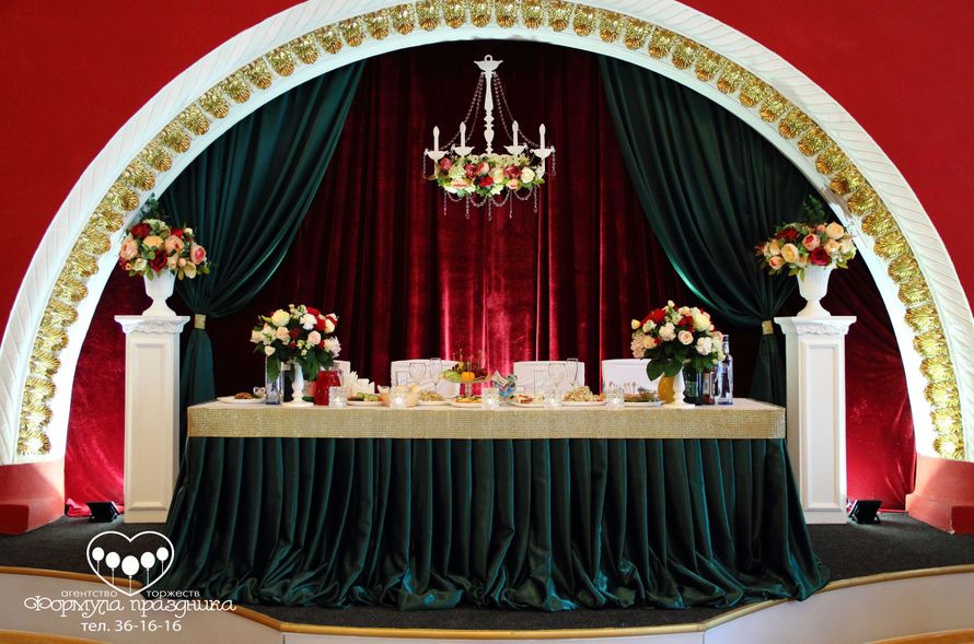 Оформление зала в классическом стиле. Ресторан Камейя г. Йошкар-Ола - фото 12054432 Агентство торжеств "Формула Праздника"
