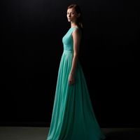 «ДЕЗИРЕ» коллекция 2016 МД Юнона

Платье с открытой спиной. Лиф платья из шёлка и кружева, расшитого бисером, юбка типа солнце из шёлка и шифона.
В наличии
