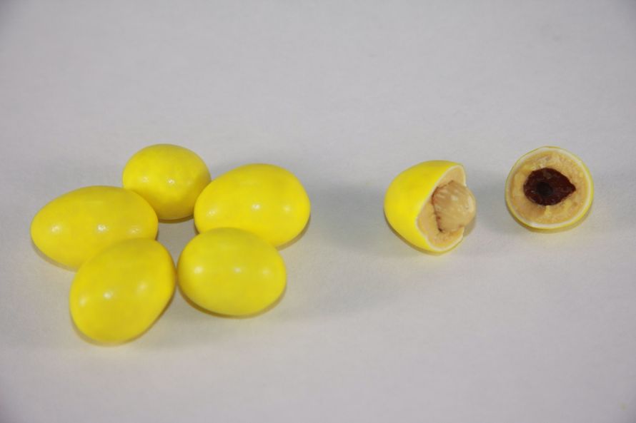 Шоколадно-миндальные конфеты "Лимон" (целый сицилийский миндаль в нежнейшей помадке с цитрусовыми нотками, покрытый тонкой сахарной глазурью). Идеально для жаркой погоды! Стоимость 1200 руб/кг. Можно купить ассорти разных цветов и вкусов. - фото 2644989 Мас Дизайн - конфеты-драже 