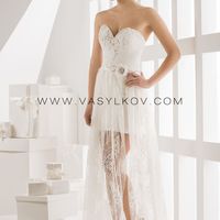 короткое платье с легкой съемной кружевной юбкой. Идеально для летней свадьбы Цена 18 500 руб
