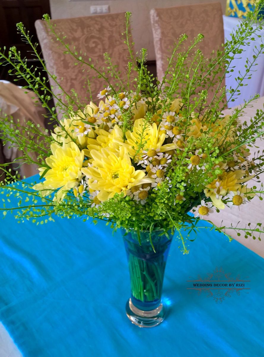 Яркая желто-голубая свадьба, оформление гостевых столов - фото 6164537 Студия декора Rizi