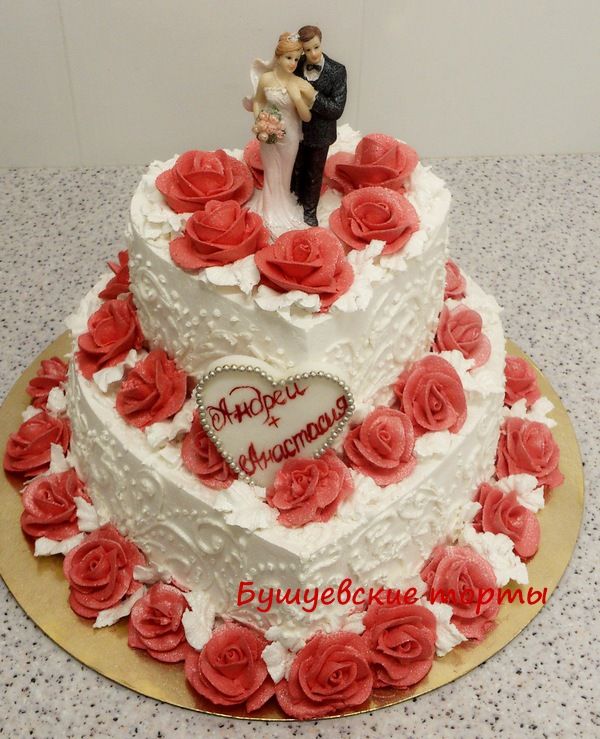 Двухъярусный свадебный торт в форме сердец - фото 3013385 Кондитерская Бушуевские торты
