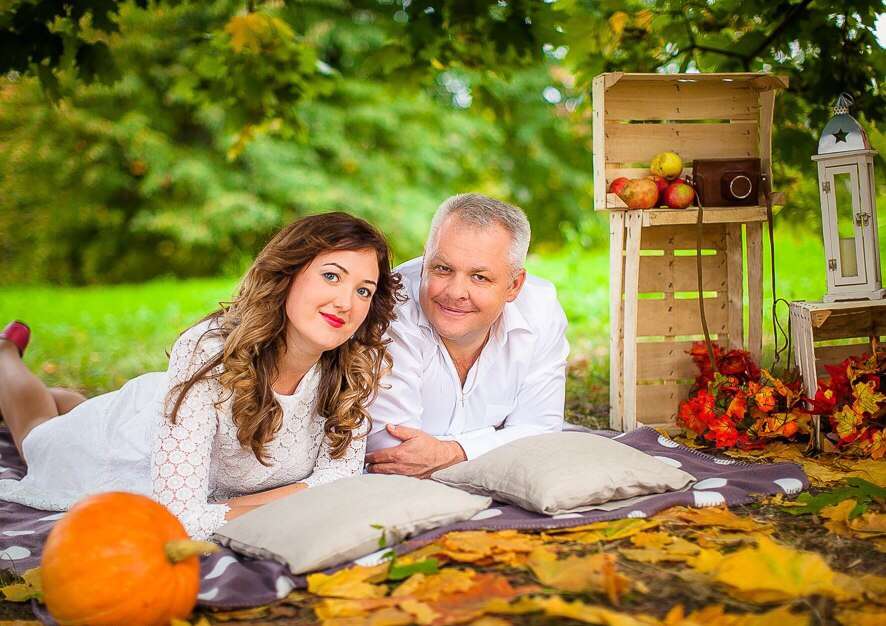 Осенняя фотозона для прекрасной пары) - фото 3079429 Организация и оформление свадьбы Sweet Day