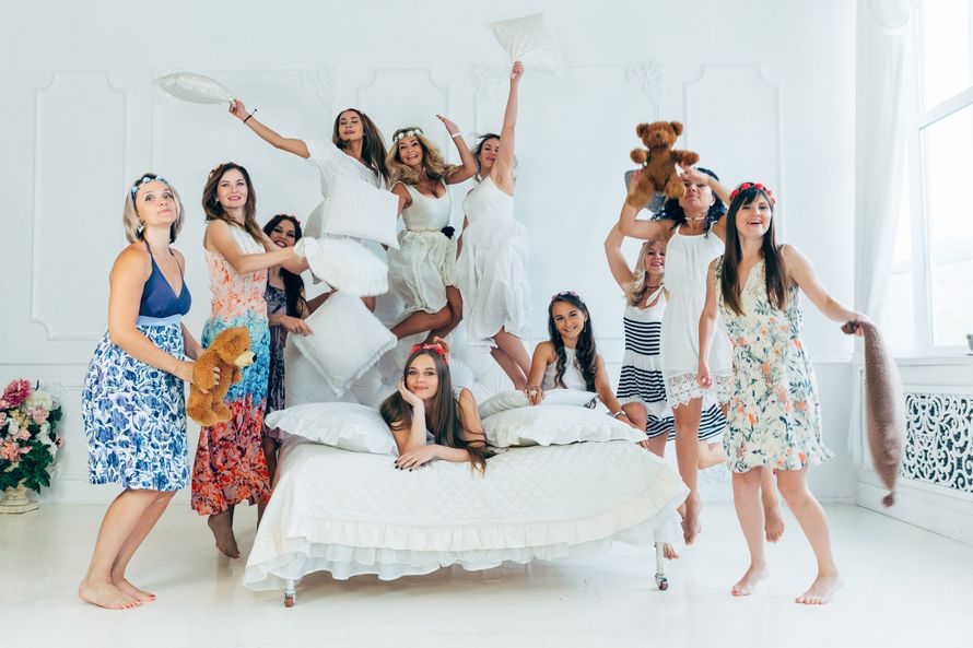 Девичник пермь. Девичник в дагестане. Девичник у косметолога. Пижамная вечеринка виктория сикрет. Фотосъемка девичника.