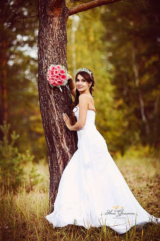 Классическое атласное платье А-силуэта - фото 3085581 Свадебный фотограф Анна Герасимова