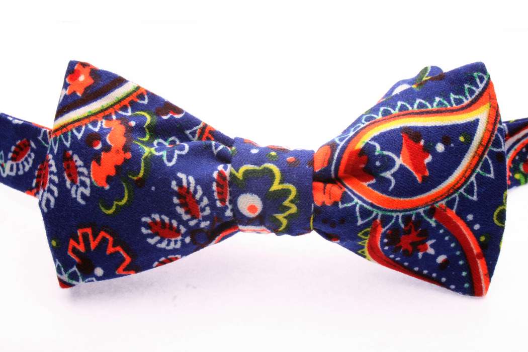 Синяя галстук-бабочка с восточным принтом. Самовяз, на застежке. - фото 3147339 Seniore - галстуки-бабочки на заказ