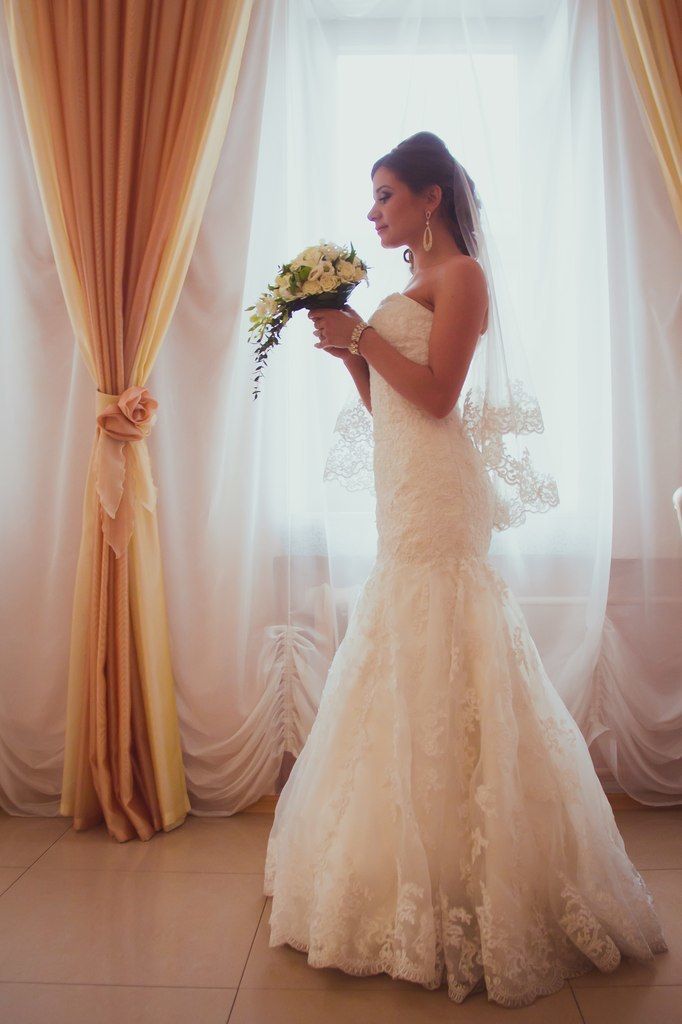 Великолепное, кружевное платье и фата с подобным кружевом на невесте Екатерине! - фото 14892618 Свадебный салон Юлии Савиной