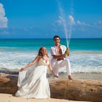 жених и невеста, шампанское, съемка в Доминикане,  пляж Макао