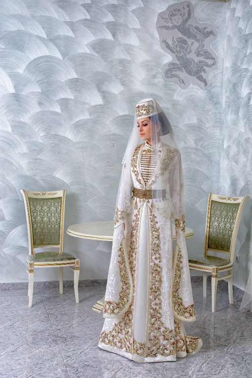 Татарское свадебное платье национальное. Татарское платье на свадьбу. Татарский свадебный наряд. Свадебное платье у татар