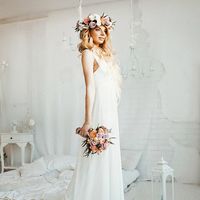 Невеста Мария. Букет с пионовидной розой Джульетта, сиреневыми розами, бувардией, купальницей и эвкалиптом