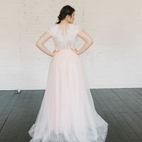 Больше фото: 

Свадебное платье «Есения»
Цена: 38 900 ₽

Возможные цвета:
- молочный
- нежно-розовый
- светло-персиковый
- светло-кофейный
- бежевый
- припыленно-сиреневый
- припыленно-серый

При отсутствии в наличии нужного размера это платье может быть 