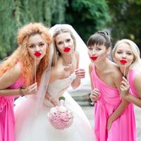 Невеста и её  подружки в розовом