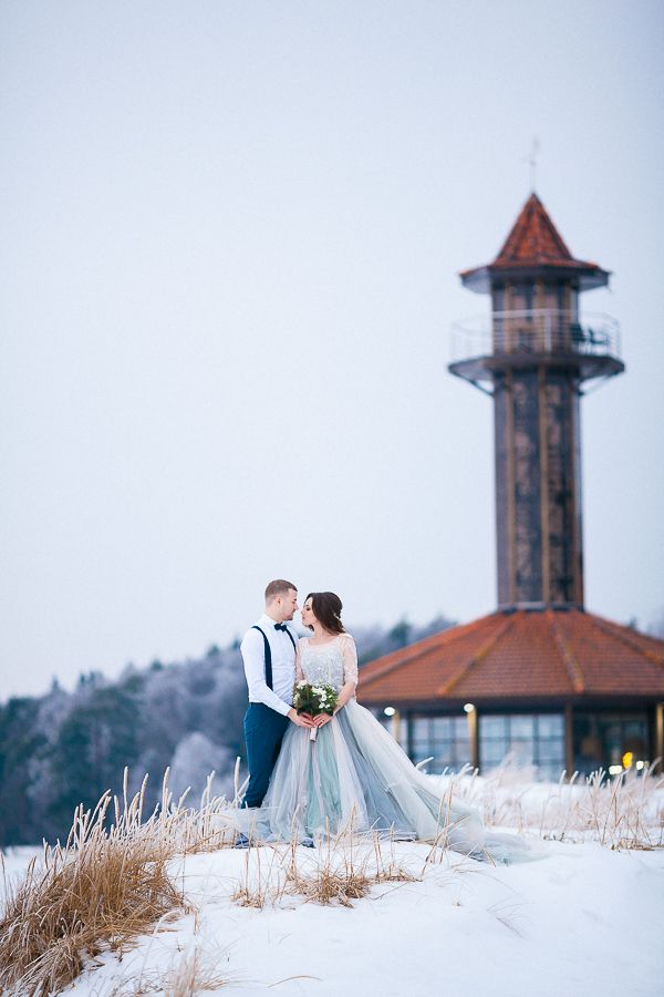 Свадьба в лесу, зимняя прогулка, зимняя love-story, свадьба в Питере, Голубое свадебное платье, свадьба, свадебный фотограф, фотограф Александр Хвостенко, фото у маяка - фото 13347614 Фотограф Александр Хвостенко