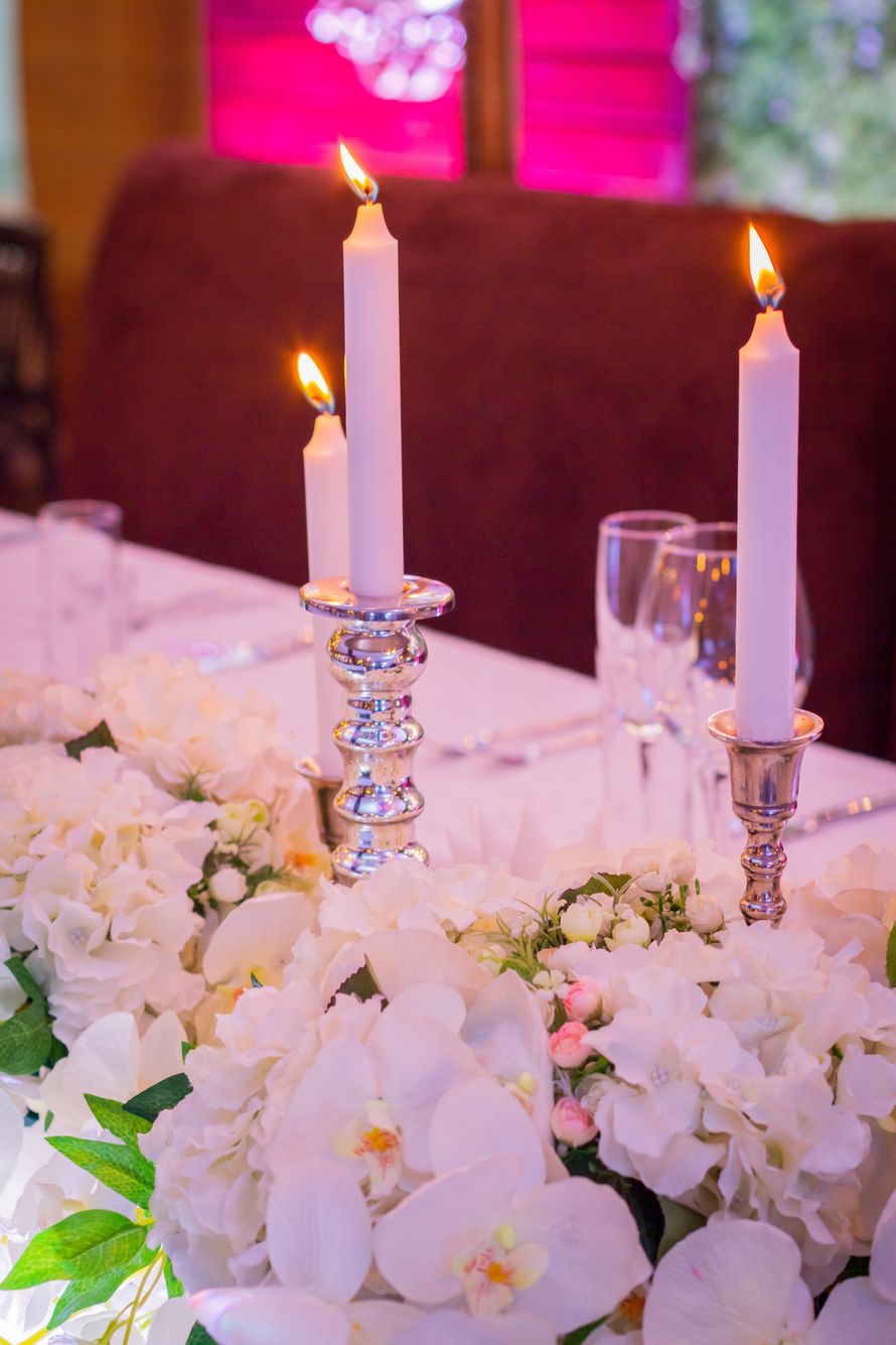 коричневый, зеленый, дерево, трава, хрусталь, декор, зона президиума, центральный стол, свечи - фото 6968090 Wedding Decor Company Mila Nazarova