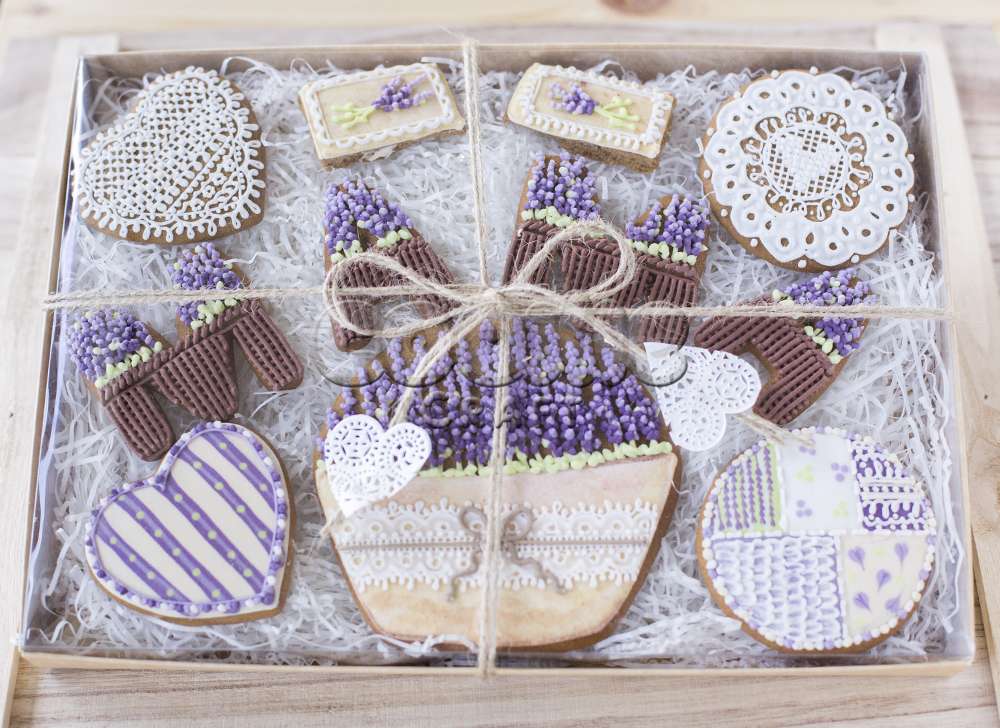 Подарочный набор пряников для мамы в стиле "Прованс" (можно выполнить в таком же стиле любые другие пряники) - фото 9705830 Cookie craft - пряники и тортики ручной работы