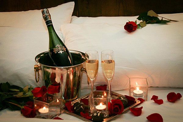 Для молодоженов! 

Где найти  для молодоженов в Томске брачный люкс для первой брачной ночи? Да так чтобы сделали сердечки из лепестков роз и дали свечи с шампанским?

Отель "АСКОРА"  от всего сердца поздравляет всех влюбленных с этим чудесным, замечатель - фото 4268465 АСКОРА - мини-отель