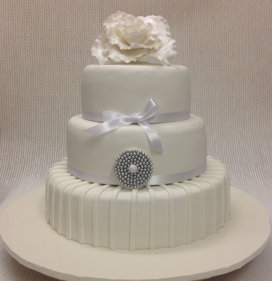 Простой, но торжественный свадебный торт. - фото 4414167 Кондитерская Sweets for friends