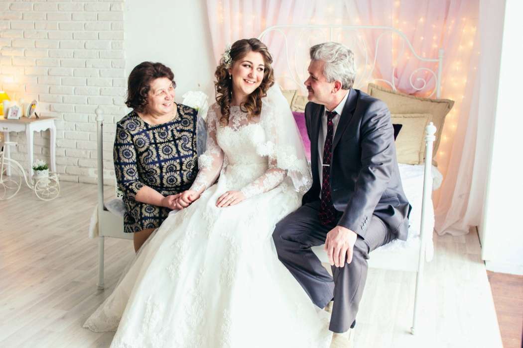 невеста с родителями - фото 9199868 Фотограф Xарламова Влада