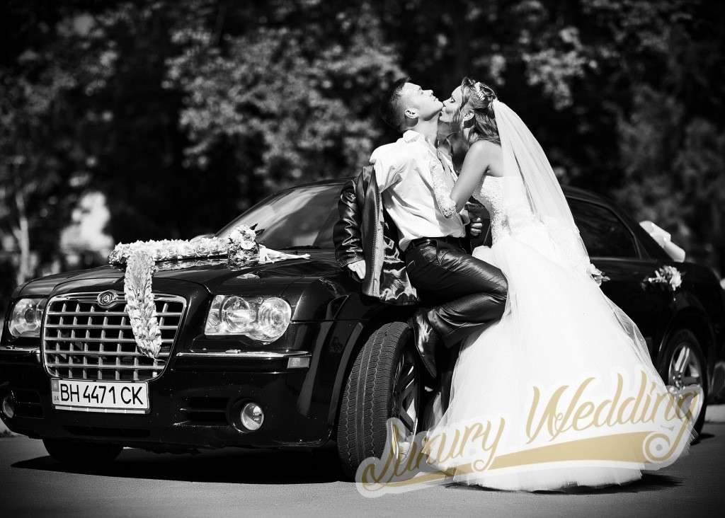 Авто бизнес-класса Chrysler 300 C (чёрный перламутр) в Одессе
Заказ по тел.: (048) 771-48-71, (063) 425-87-87
 - фото 4556669 Luxury wedding - свадебные автомобили