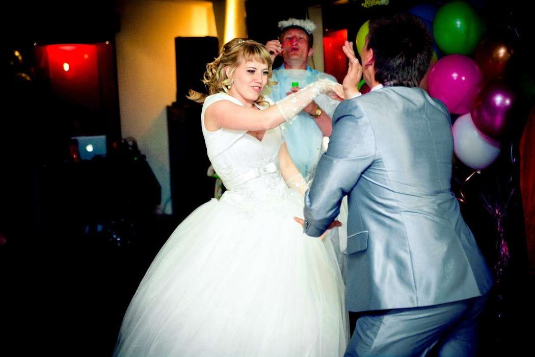Алена и Саша
Танец-сюрприз - фото 4805747 WeddanceSPb - постановка свадебного танца