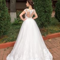 Пышное свадебное платье с открытой спиной "Риз"